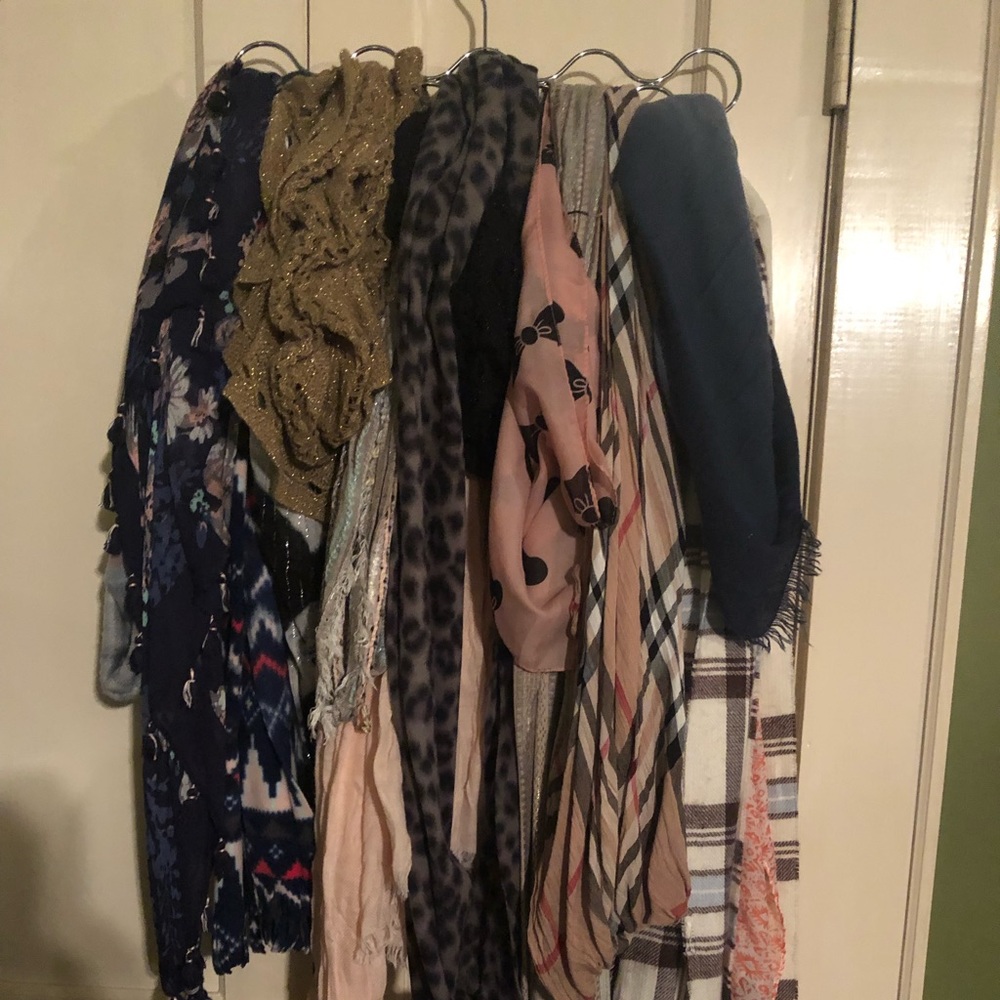 SCARVES